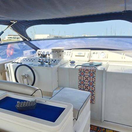 فندق Desire Charming House Boat باليرمو المظهر الخارجي الصورة