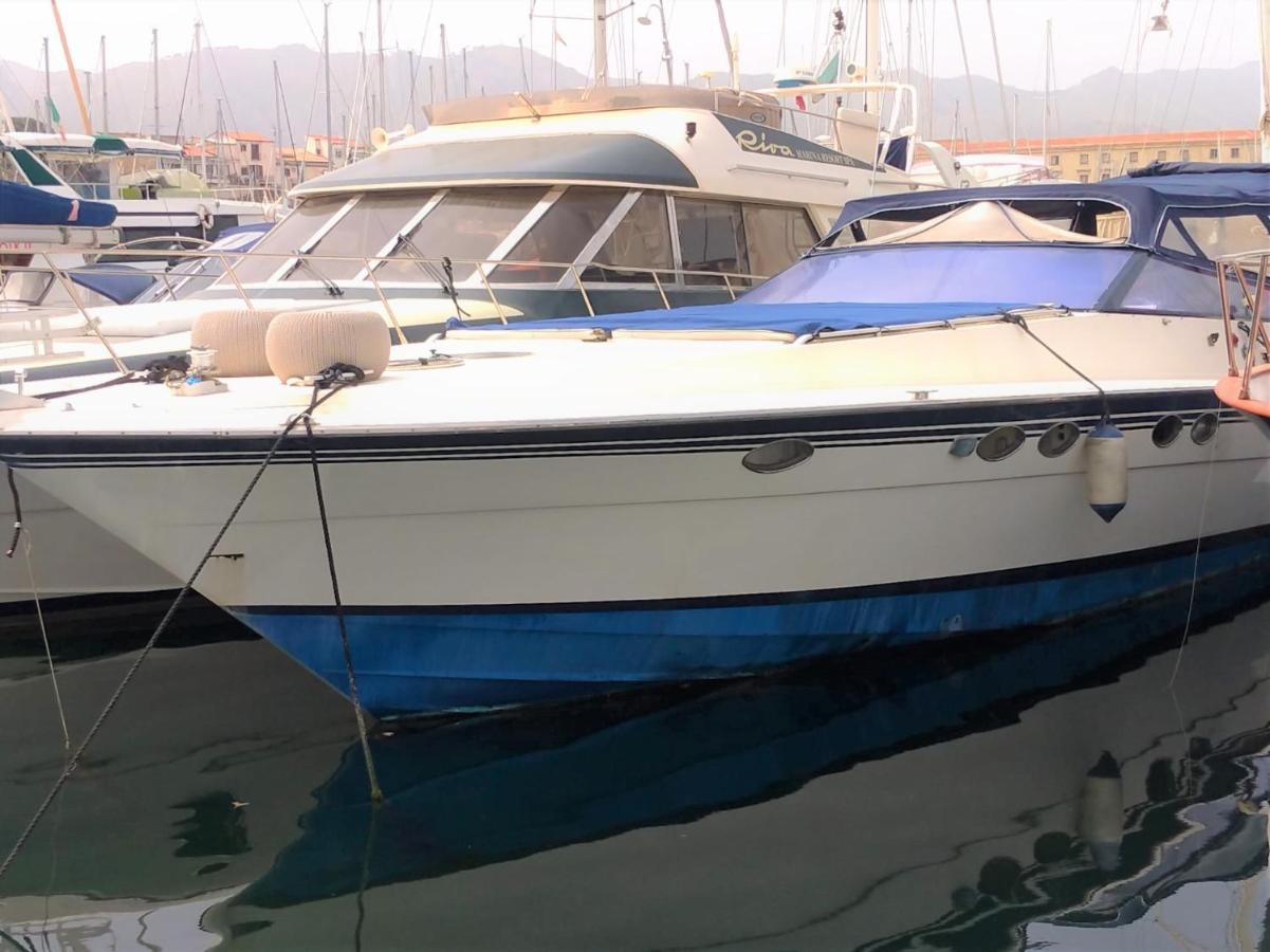 فندق Desire Charming House Boat باليرمو المظهر الخارجي الصورة