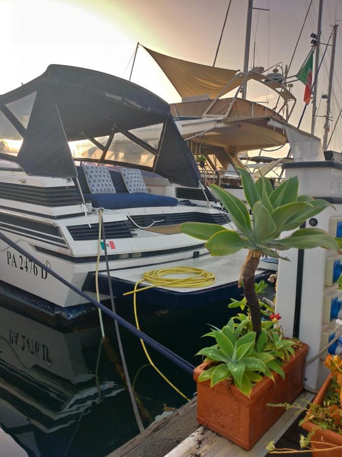 فندق Desire Charming House Boat باليرمو المظهر الخارجي الصورة